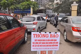 Quá tải đăng kiểm ôtô ngày cuối năm Đinh Dậu 2017