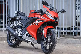 Yamaha R15 phiên bản 2017 giá 112 triệu đồng tại Hà Nội