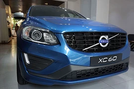 Cận cảnh xe Volvo XC60 chính hãng gần 2 tỷ tại VN