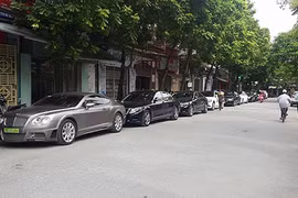 Dàn xe sang tiền tỷ Bentley, Mercedes rước dâu tại Hải Phòng