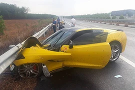 Chevrolet Corvette C7 tiền tỷ "nát đầu" trên cao tốc Long Thành 