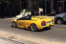 "Siêu bò" Lamborghini tiền tỷ nhốt kho thả rông trên phố núi