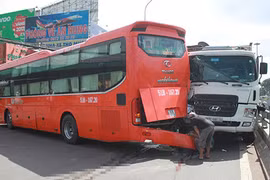 Phụ lái xe khách Phương Trang bị tông chết khi ra hiệu lùi xe