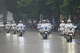 Môtô "khủng" Yamaha FJR1300 dẫn đoàn APEC 2017 tại Hà Nội 