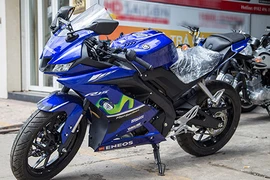 Môtô Yamaha R15 giá chỉ 99 triệu đồng tại Việt Nam