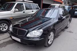 Xe sang Mercedes và BMW giá chỉ 300 triệu tại Việt Nam 