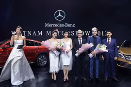 Mercedes-Benz đem xe sang nhất, “khủng” nhất đến VMS 2017