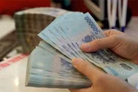 Tăng lương cơ sở lên 1,8 triệu: Ai được hưởng, khi nào?