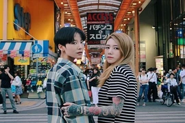 Cặp đôi xăm trổ đồng tính được nhiều dân mạng ngưỡng mộ