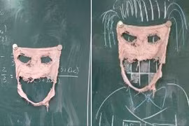 Học sinh khoe giẻ lau bảng rách tan tành như “cái bang“