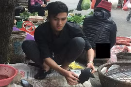 "Hot boy bán cá" bỗng nổi như cồn trên mạng vì lý do bất ngờ