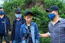 Bắt thiếu nữ 17 tuổi vận chuyển hơn 4.000 viên ma túy