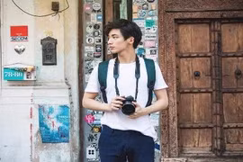 Nam thần sơ mi trắng Thái Lan gây thương nhớ của chị em là ai?