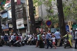 Học sinh phổ thông học hay nghỉ cuối tuần: Phụ huynh cũng đang rối bời!