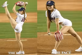 Nữ hoàng bóng chày khoe thân hình gợi cảm đốt mắt fan