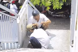 Cắt viện trợ, bệnh nhân HIV lao đao khi không có bảo hiểm y tế 