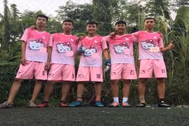 Đội bóng nam "yêu màu hồng" khiến ai cũng phải cười