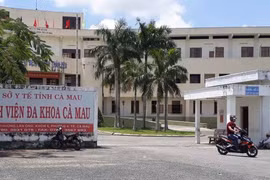 Nhà thầu nào trúng gói cung cấp băng dính và túi ép cho Bệnh viện ĐK Cà Mau?