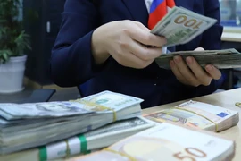 Chênh lệch huy động-tín dụng thu hẹp nhưng thanh khoản vẫn rất dồi dào