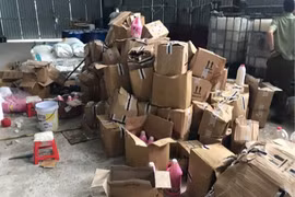 Thêm cơ sở sản xuất nước giặt giả mạo D-nee và Comfort