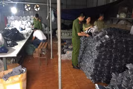 Thu giữ 5.000 sản phẩm giả mang nhãn hiệu Adidas, Nike, Lacoste, Burberry