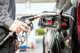 Giá xăng RON95 sắp tiệm cận mốc 17.000 đồng/lít