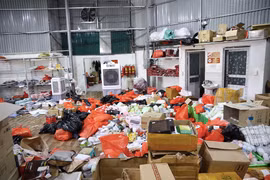 Tổng tấn công 8 kho hàng livetreams ở Hà Nội và Hưng Yên, thu giữ 123.425 sản phẩm có dấu hiệu vi phạm