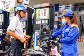 Giá xăng dầu đồng loạt giảm nhẹ