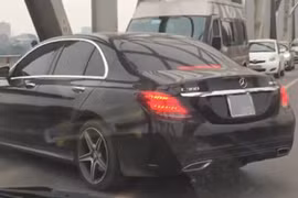 Cái kết đắng cho tài xế quay đầu Mercedes trên cầu Chương Dương