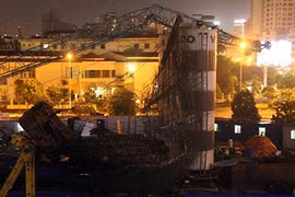 Hai cần cẩu công trình Công ty Cổ phần Vimeco gãy đổ trong đêm