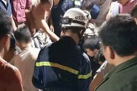 Số người thương vong vụ sập nhà ở HN tăng vùn vụt