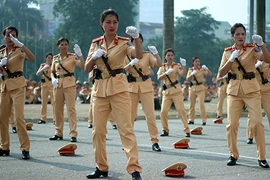 Phát sốt với màn múa võ của nam nữ CSGT Hà Nội