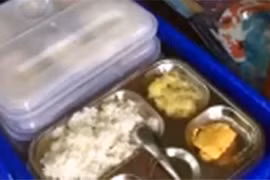 Phụ huynh phản ứng dữ dội bữa ăn bán trú 13.000 đồng