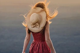 Khi vợ xấu biến thành người đàn bà đẹp nhất xóm