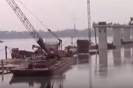 Nguyên nhân sập cẩu công trường làm 2 người chết ở Ba Vì