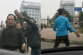 Va chạm giao thông, nhân viên xe bus Hà Nội cầm gạch đánh người