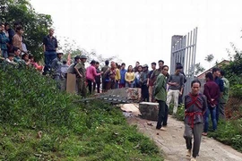 Cổng trường học đổ đè học sinh chết tại chỗ ở Lào Cai