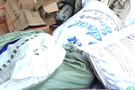 Hơn 1 tấn nguyên liệu làm trà sữa in chữ TQ ở bao bì bị thu giữ