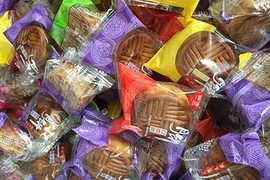 Truy tìm bánh trung thu Trung Quốc siêu rẻ 2000 đồng