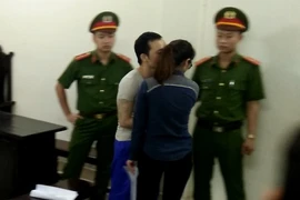 Tử tù Thọ "sứt" cố hôn má tình cũ sau khi nhận án