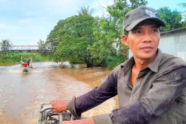 Câu mực mé ngư dân ven biển Cà Mau thu 2 triệu đồng/đêm