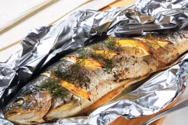 Lý do bạn không nên bọc thức ăn thừa trong giấy bạc: Vi khuẩn, độc tố và hơn thế nữa