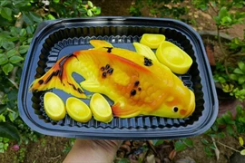 Trước ngày ông Công ông Táo, thạch cá chép ầm ầm “đổ bộ” chợ mạng 