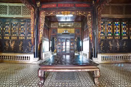 Cận cảnh biệt thự cổ 130 tuổi của đại gia buôn gạo nức tiếng một thời 