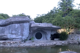 Cận cảnh hang đá nơi doanh nhân Đặng Lê Nguyên Vũ ở ẩn 