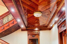 Ấn tượng biệt thự dát toàn gỗ quý của đại gia Kinh Bắc