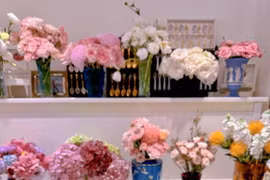 Căn hộ sang trọng ngập hoa tươi của MC Diệp Chi