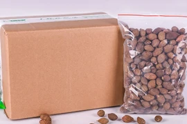 Dân Hà thành lùng mua đặc sản hạt đười ươi bất chấp giá cao