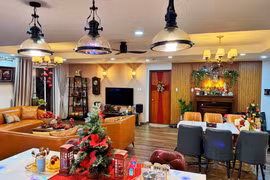 Bên trong biệt thự tiền tỷ đồng của MC Nguyên Khang