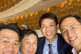 4 con trai của đại gia Johnathan Hạnh Nguyễn vừa giỏi vừa điển trai 